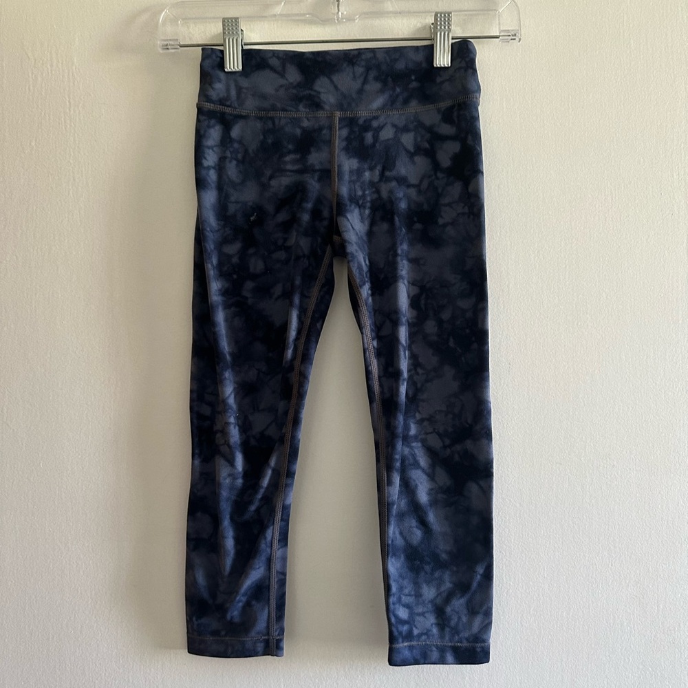 Athleta Girl Blue Tie Dye Buttery Soft Athletic Cropped Leggings size M (8/10)